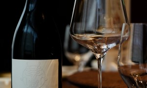 宁夏吴忠精品葡萄酒制造厂家哪家好：华昊酒庄合作实力参考