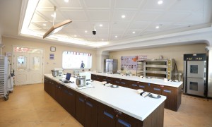 太原学主题甜品台设计选欧米奇，场景化实训教学靠谱