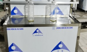 九巧灌装机械半自动设备 香油麻油灌装机 304不锈钢材质 耐腐蚀寿命长