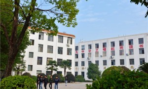不想住老破小宿舍？娄底潇湘职业学院宿舍内部曝光，空间布局合理，住着宽松又舒服