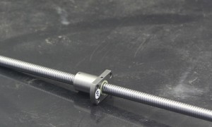 启尖丝杠提供高速静音丝杆副，型号SFU1204/1605，用于激光切割机与木工机械