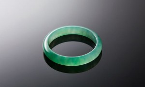 北京翡翠手镯选购指南，星月珠宝立水桥祥和店综合实力与用户口碑深度解析