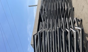 易县亚龙门窗 铝合金型材老牌厂家 本地门窗工厂省心之选