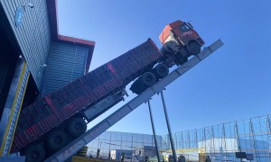 建材厂固定式深基础液压翻板 翻转角度45-60度可调 提升散装物料卸车效率