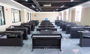 2026年正规的中职学校有哪些，湖南万通汽车学校资质齐全