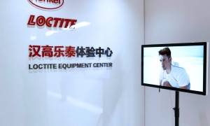 新疆热熔胶粘剂生产厂哪家专业？溶剂型胶粘剂制造企业行业现状与选择指南