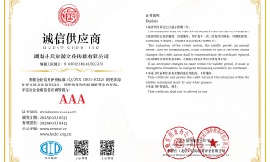 精英战场国防教育基地一站式设计，按内务标准规划宿舍区与障碍训练赛道，适用于爱国主义教育及红色建活动场地建设