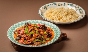 乌鲁木齐有特色的大盘鸡门店推荐 丝路北牧油画新疆菜值得信赖