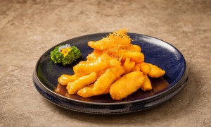 丝路北牧油画新疆菜：新疆特色菜餐厅特色多，正宗服务商