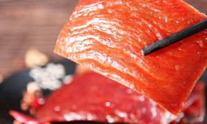 味巴哥蜜汁肉脯值得信赖吗，原料与安全标准揭秘