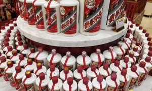 上海名酒回收 专注茅台生肖纪念酒 支持异地邮寄交易