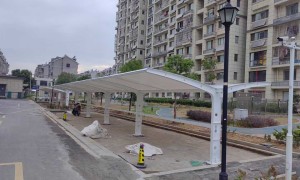 马鞍山膜结构看台雨棚安装厂家怎么选？毅辉膜结构资质齐全，口碑好