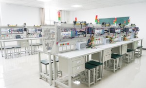 推荐几个兰州适合大学生学plc的好技校