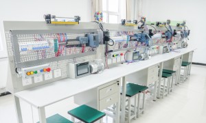 陇南靠谱的PLC培训学校推荐，甘肃万通技工学校广受信赖