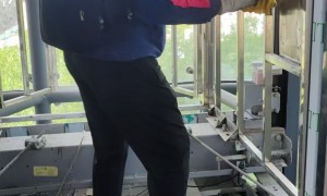 华翔电梯工程：工厂货梯全面维护保养哪家便宜？按需定制维保计划