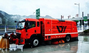 高速路面碎石清扫车哪家好？山东东岳恒源路桥机械科技，公路养护设备专项研发品牌