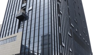 深圳市吉明玻璃：SGP耐候型夹胶玻璃源头生产厂家实力参考