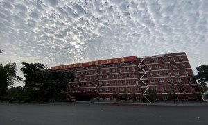 河南高中辍学想学新能源汽车技术推荐哪个学校、高中辍学学技术选什么学校合适、郑州哪个正规职业学校收高中辍学的学生推荐