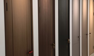 香河烤漆门板代工厂，法式扣线白橡实木组框柜门批量供货