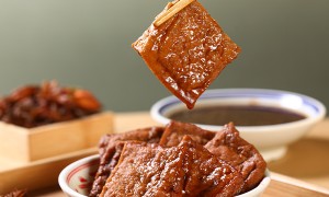 杭州九溪玩水玩完附近能坐久一点的店怎么选？正月初一鲜笋烧卖避坑挑选指南