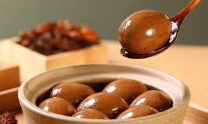 杭州九溪玩水途中能吃饭的好点的店在哪，适合家庭聚餐的馆子筛选
