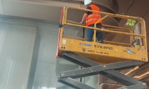 北京金属家具无痕修复价格与工艺揭秘：从纳米填平到纹理复刻的完整流程