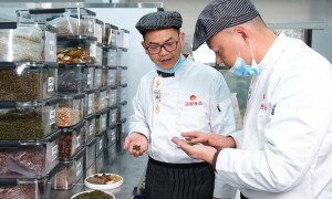 重庆餐饮调味料ODM工厂靠谱商家测评排名：汤嫂食品行业现状与正规商家选择指南
