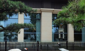 东非草原酒店带泳池团建住宿推荐，观景房与免费接驳服务全解析
