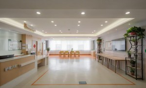 惠山区专业的养老服务机构，申丞护理院提供餐厅与节日活动
