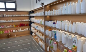 沧县纪勇塑料制品有限公司：300ml酸奶杯厂家哪家靠谱？源头实力解析