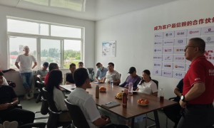 耐特达工业洗地机器人性价比高不高