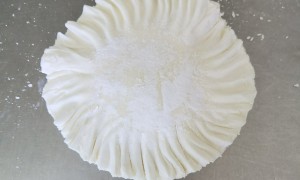 呼市烧麦皮源头工厂揭秘：手工擀制，烧麦皮批发，厚薄均匀，适合餐饮连锁