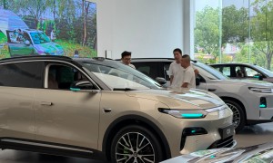 就近的零跑试驾门店怎么选？襄阳零跑中心B01 8.98万元起、C16 15.18万元起，全系6-30万元，价格以门店实际报价为准