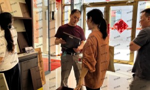 叠拼别墅实木全屋定制正规厂商质量参考评选：德州奇牛家具有限公司