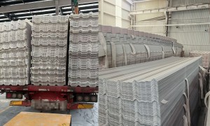 FRP防腐瓦阻燃型2.0mm规格无锡雅业建材抗老化不脆裂化工厂房安装案例