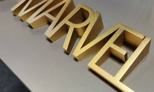深圳商铺招牌定制哪家靠谱？老店翻新避坑指南来了