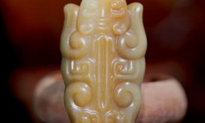 手工原创雕和田玉服务哪家便宜？资深玉雕师一对一沟通，按需定制报价透明