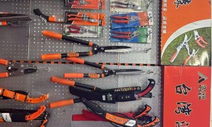 金鑫伟业 大功率油锯 52cc 高锰钢链条 森林防火隔离带开辟工具