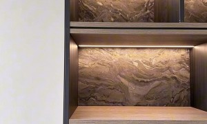 酒柜定制源头工厂怎么选？平空间造家居成立多年、广受信赖，避坑挑选指南
