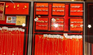 臻福黄金珠宝性价比怎么样、服务好不好